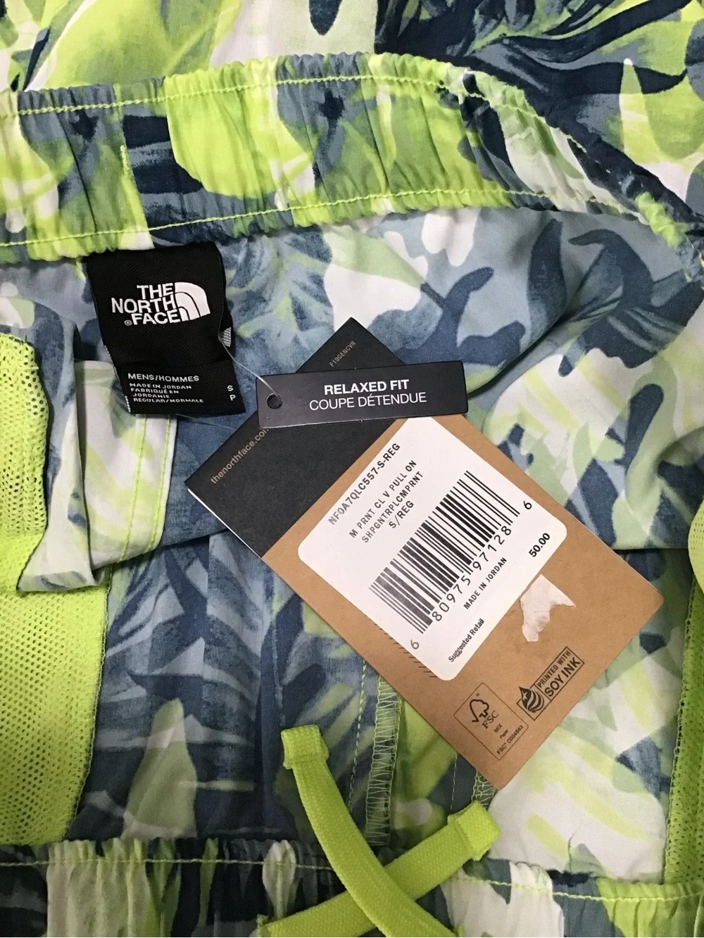 NWT The North Face Class V Printed Pull-On Shorts Size Small.